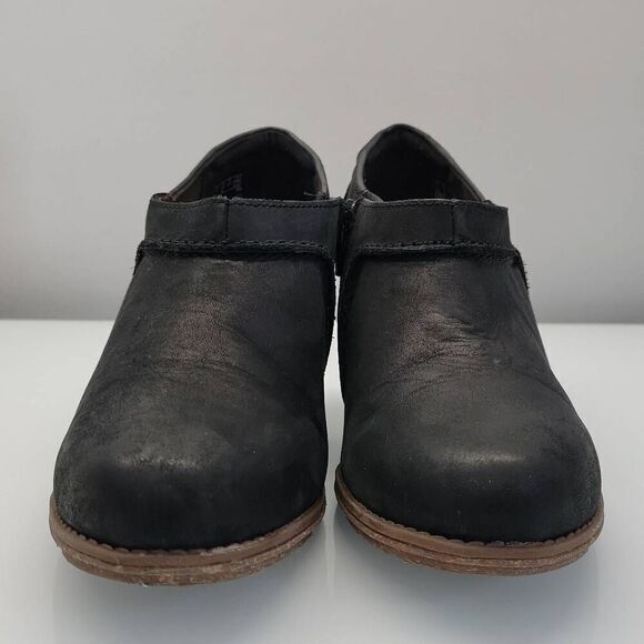 Clarks Booties Women Size 10 Black Nubuck Leather Contrasting Crepe Rubber Soles - Picture 3 of 10